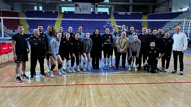 Afyon Belediye YÜNTAŞ'ta hedef Sultanlar Ligi