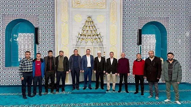 Afyon'da 1000 Öğrenci Teravih Namazı Kıldı