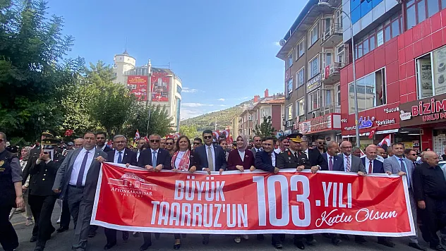 Afyon'da 103 Yıllık Zafer Coşkusu: Binlerce Kişi Halk Yürüyüşünde Buluştu
