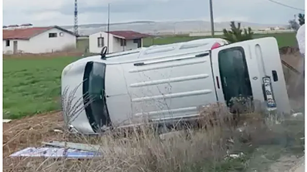 Afyon'da Araç Yan Yattı