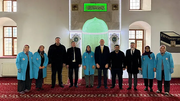 Afyon'da Camiler Ramazan'a Özel Temizlendi