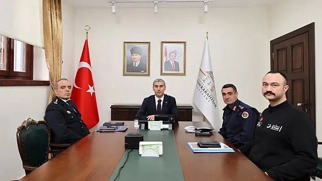 Afyon'da Dahil 5 İlin Valisi Düzensiz Göçe Karşı Tedbirler İçin Toplandı