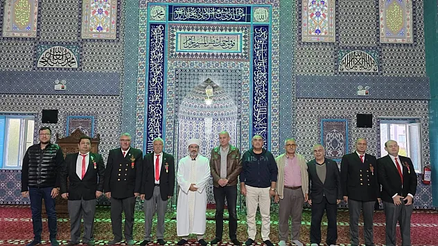 Afyon'da Gaziler Gününe Özel Sabah Namazı Buluşması