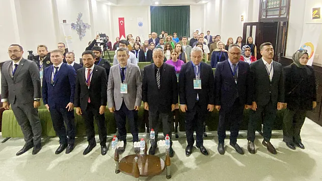 Afyon'da Gençlik Tam Bağımsız Olacak