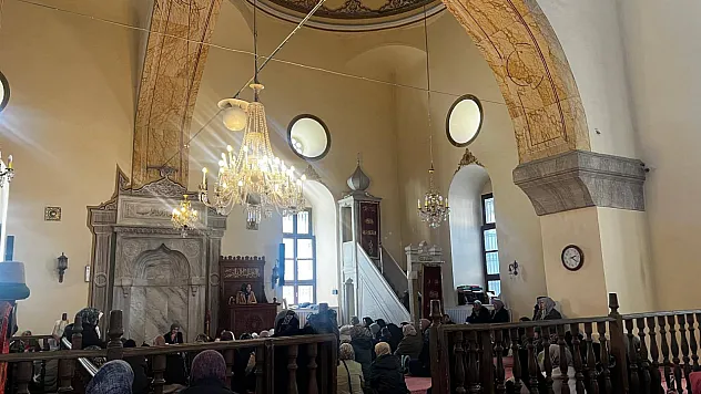 Afyon'da Hanımlara Özel Kadir Gecesi Programları Düzenlendi