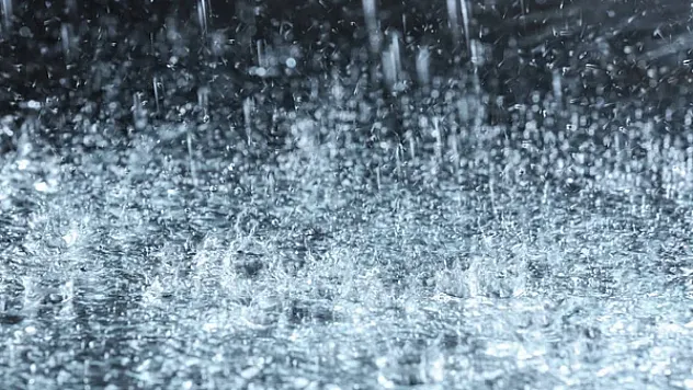 Afyon'da Hava Ters Dönecek: Kuvvetli Yağış Geliyor, Hazırlıklı Olun