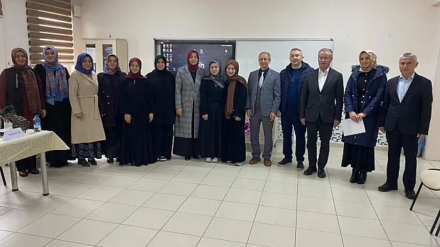 Afyon'da İmam Hatipli Genç Kızlar İl Finalinde Yarıştı
