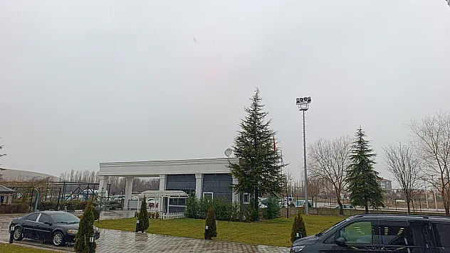Afyon'da Kar Yağışı Başladı, Sıcaklıklar Eksi 3'e Düşüyor!