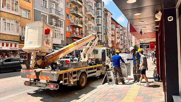 Afyon'da Korkutan Anlar! Trafo Bir Anda Alevlere Teslim Oldu