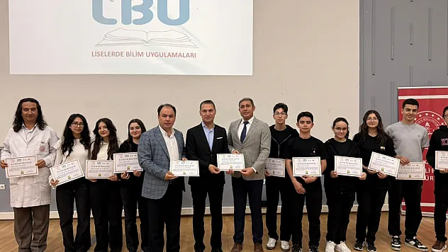 Afyon'da Lise Öğrencilerinin Bilim Uygulamaları Projeleri Beğenildi
