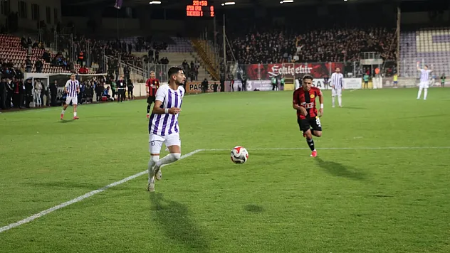 Afyon'da Olaylı Maç: Koltuklar Söküldü, 6 Gol Atıldı!