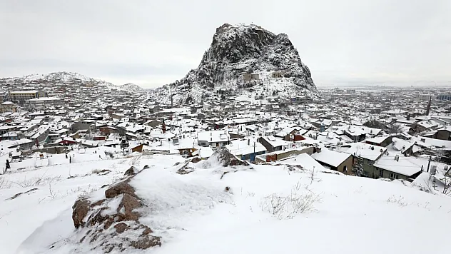 Afyon'da Rekor Soğuk Alarmı: Okullar Tatil Edildi