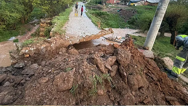 Afyon'da Sel Alarmı: 3 Köprü Menfezi Kullanılamaz Hale Geldi