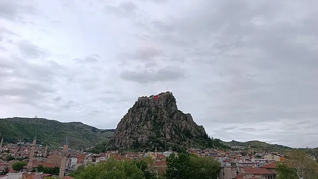 Afyon'da Soğuk ve Yağışlı Hava Etkisini Gösterdi