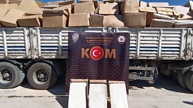 Afyon'da Şüpheli Araçtan Servet Çıktı!