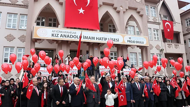 Afyon'da Tüm Okullar Kırmızı-Beyaz