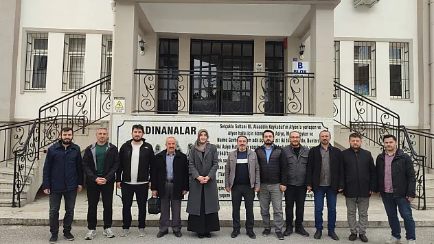 Afyon'da Umre Ödüllü Bilgi Yarışması Düzenlendi