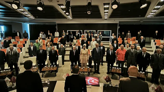 Afyon Eğitim Vakfı'nda Yönetim Güven Tazeledi