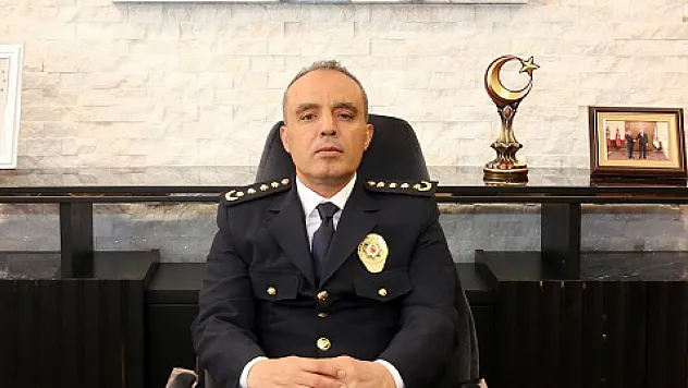Afyon Emniyet Müdüründen Zarif 14 Mart Jesti!