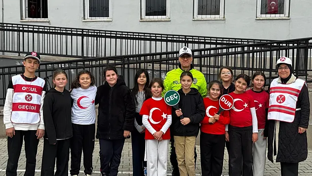 Afyon Emniyetinden Öğrencilere Ve Velilere Kritik Eğitim