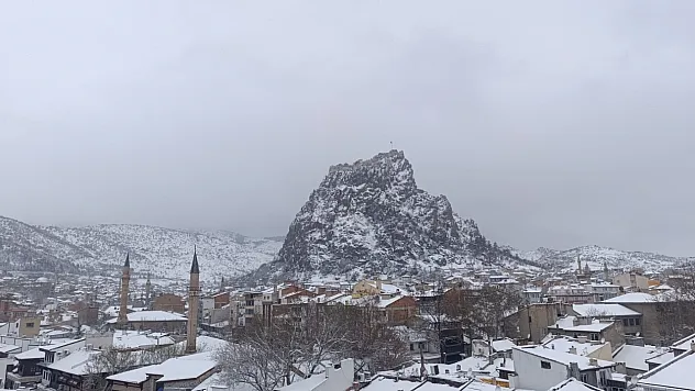 Afyon Güne Yoğun Kar Yağışı İle Uyandı