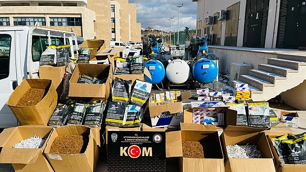 Afyon KOM Şube'den 5 eve operasyon