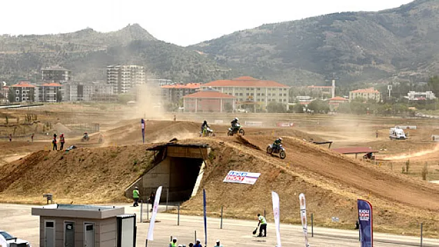 Afyon Motor Sporları Merkezi’ne Rumen antrenörden övgü