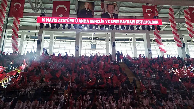 Afyon, 'Ölürüm Türkiyem' İle Coştu