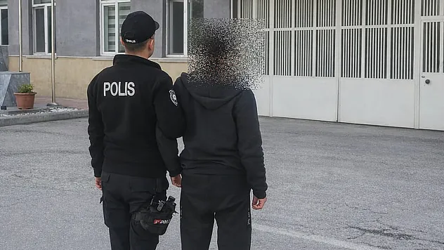 Afyon Polisi, Aranan Şahsı Yakaladı