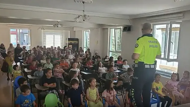 Afyon Polisi Kur'an Kursunda Eğitim Verdi