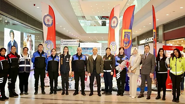 Afyon Polisi'nden Kadınlara Özel Jest