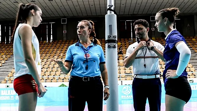 Afyon'un Voleybol Hakemi Kadın Öğretmen Balkan Şampiyonasında Hakemlik Yaptı