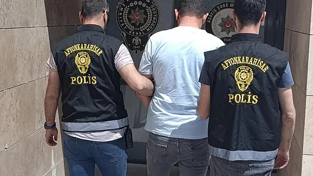 Afyon'da 1 Yıl 7 Ay Hapis Cezası İle Aranan Şahıs Yakalandı