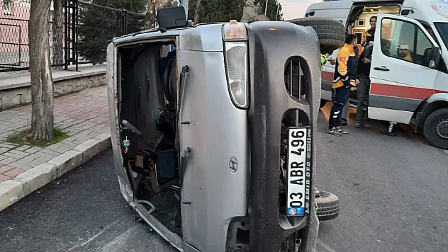 Afyon’da 2 Ticari Aracın Çarpıştığı Kazada 4 Kişi Yaralandı