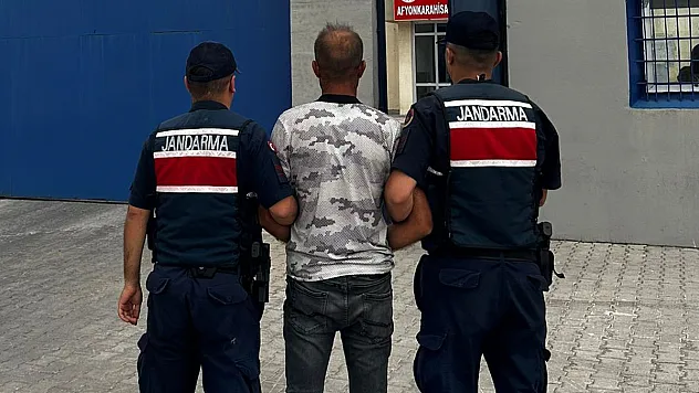 Afyon'da 6 Yıl 4 Ay Hapis Cezası İle Aranan Şahıs Yakalandı