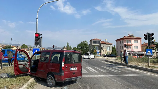 Afyon’da Feci Kaza: Yaralılar Var
