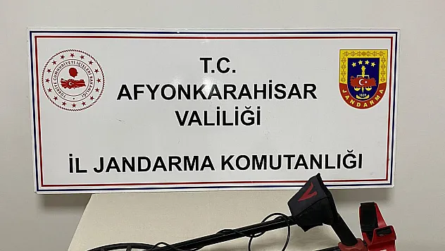 Afyon'da Kaçak Kazı İle Define Arayan 6 Kişi Jandarma Tarafından Suçüstü Yapıldı