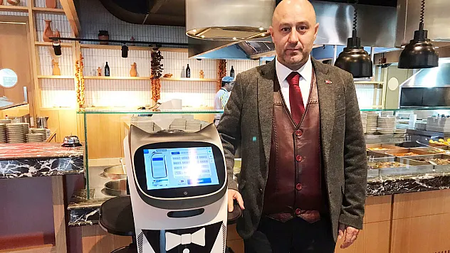 Afyon'da Keyani Gurme Restaurant’ta Garson Robot Hizmette