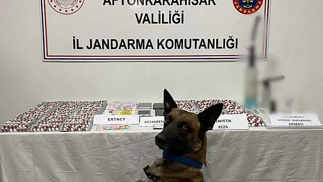 Afyon'da Zehir Tacirleri Jandarma Tarafından Yakalandı