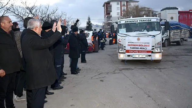 Afyon’dan deprem bölgesine  yardım seferberliği sürüyor