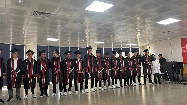 Afyonkarahisar Anadolu İHL 60. Yılında 55. Dönem Mezunlarını Verdi