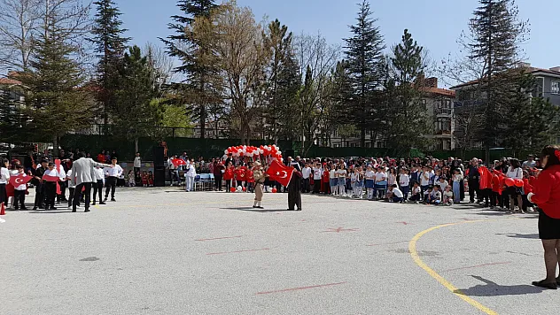 Afyonkarahisar'da 23 Nisan'da Duygulandıran Gösteri