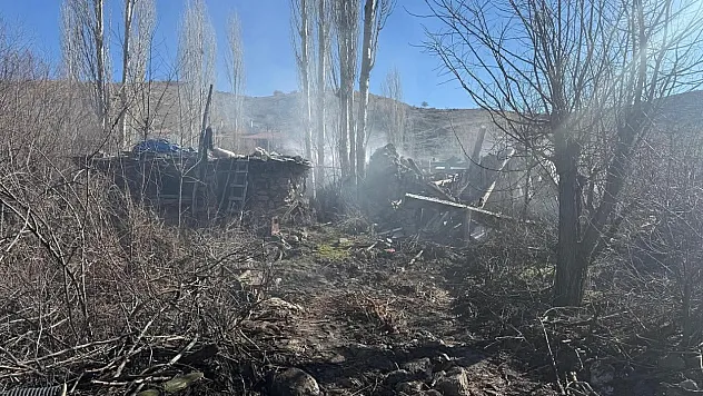 Afyonkarahisar'da Evi Yanan Kadına Devlet Eli Uzandı
