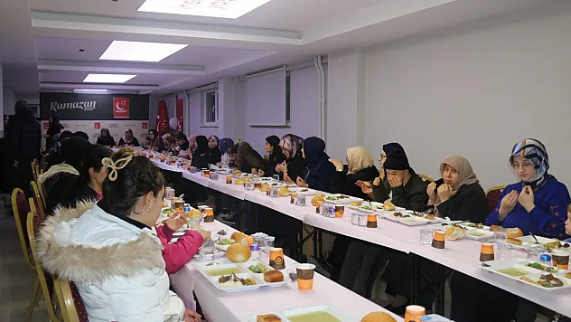 Afyonkarahisar'da Kadın Kolları İftarında Şiddete Tepki!