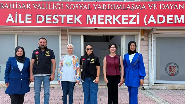 Afyonkarahisar'da Kadın Kursiyerlere KADES ve ŞÖNİM Bilgilendirmesi