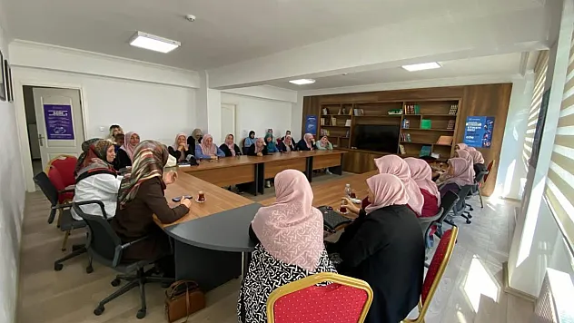 Afyonkarahisar'da Kadınlar Bu Sohbette Buluştu