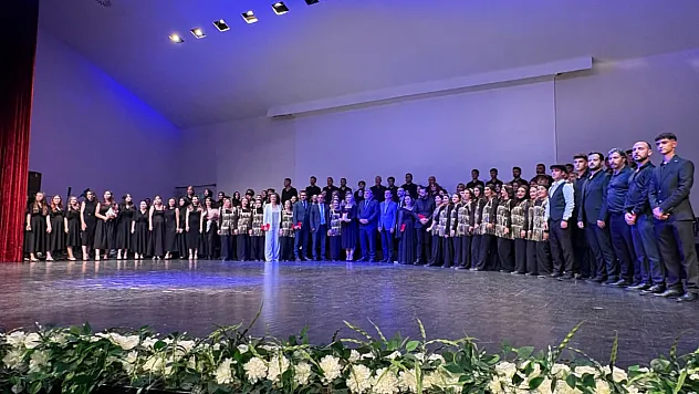 Afyonkarahisar'da Maarif Koro Ve Halk Dansları Topluluğu Rüzgârı Esti