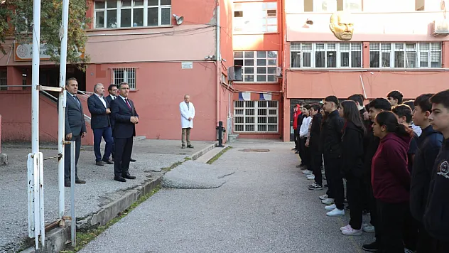 Afyonkarahisar'da Okullara Yakın Takip!