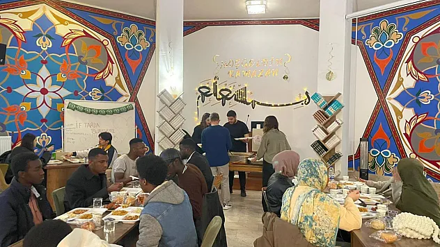 Afyonkarahisar'da Ramazan Sofrasında Dünya Buluştu