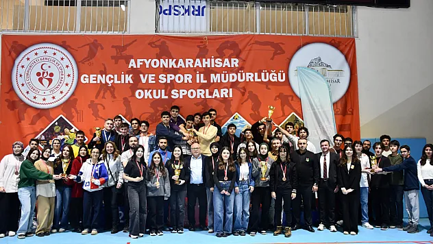 Afyonkarahisar'da Satrançta Fen Lisesi Takımı Şampiyon
